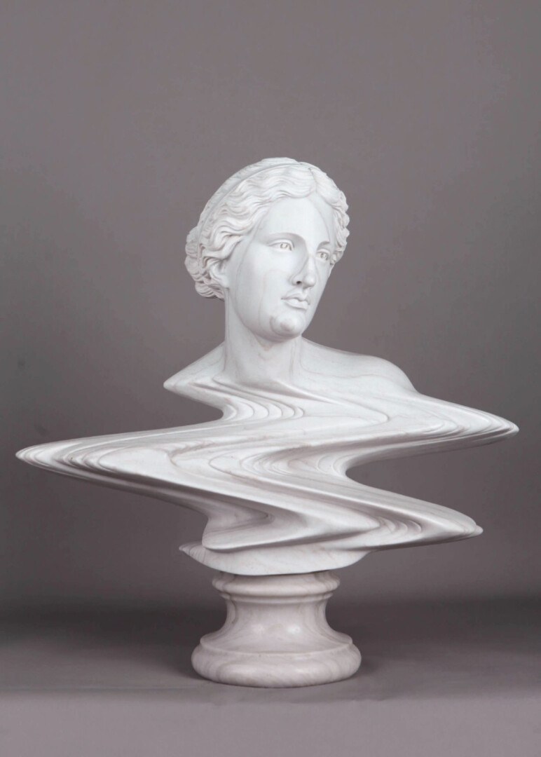 Studio Portrait — Léo Caillard
